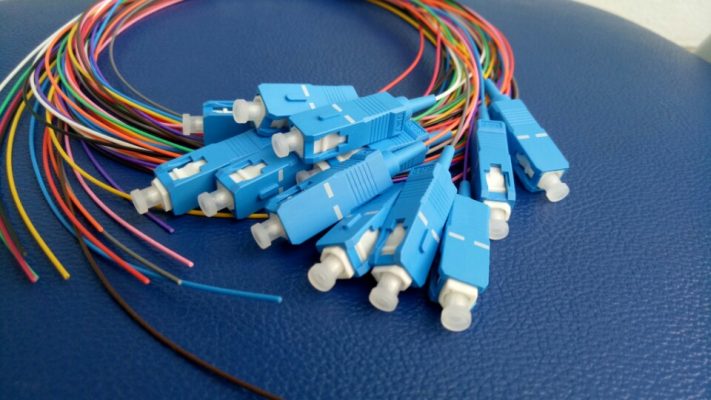 ODF 24Fo indoor rack 1U-19'' Full SC 13 57dab2227b03955dcc12 – Chuẩn indoor 1U-19”. gắn rack – Chuẩn dạng mở nắp cố định – Chuẩn kết nối SC Single mode, simplex – Chất liệu thép cán nguội – Vỏ sơn tĩnh điện, chuẩn 24Fo – Thép dày >=1.2mm – Dây nối, adapter chuẩn SC – Đầy đủ phụ kiện