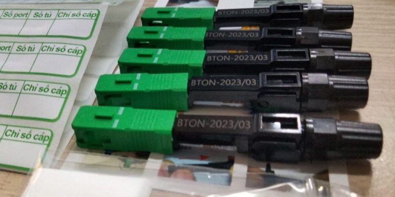 6 Đầu Fast connector chuẩn SC, FC hoặc LC - Chất liệu nhựa, chuẩn APC  hoặc UPC - Hãng B&TON, xuất xứ China - Chiều dài 55mm. Suy hao IL<=0.25db, phản hôi RL>=60dB - Dùng trong hệ thống FTTH, dùng phổ biến cho cáp quang 01FO và 02FO - Nhiệt độ hoạt động từ -30 độ đến +60 độ - Hàn nối đơn giản, bên trong nhiều gel bảo vệ